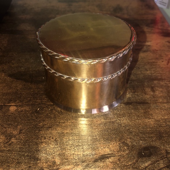 NEW LISTING! Vintage Polished Brass Trinket Box - Picture 2 of 4